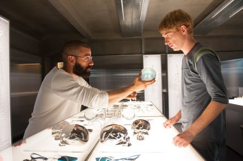 Ex-machina-movie-review-oscar-isaac-domhnall-gleeson