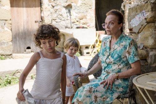 Summer-1993-movie-review-laia-artigas-paula-robles-isabel-rocatti