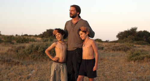 Wild-life-movie-review-mathieu-kassovitz-vie-sauvage-david-gastou-sofiane-neveu