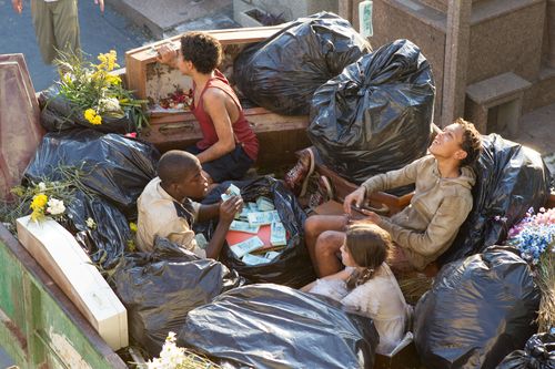 Trash-movie-review-rickson-tevez-eduardo-luis-gabriel-weinstein