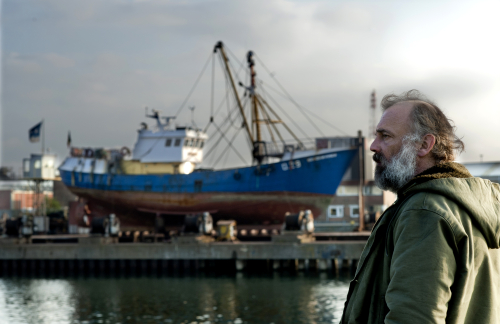 Cargo-movie-review-sam-louwyck