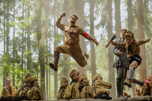 Jojo-rabbit-movie-review-taika-waititi-roman-griffin-davis