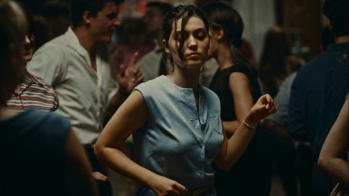 Happening-movie-review-anamaria-vartolomei