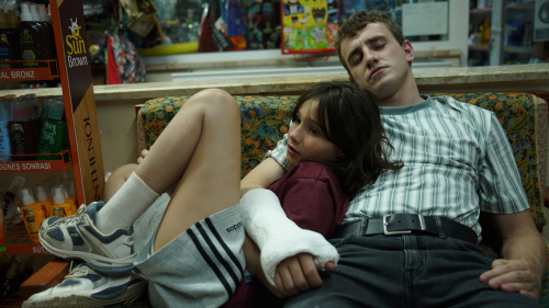 Aftersun-movie-review-paul-mescal-frankie-corio