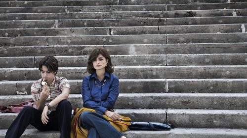 Limmensità-movie-review-penélope-cruz-luana-giuliani
