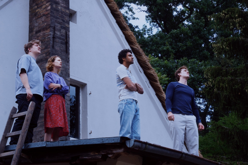 Afire-roter-himmel-movie-review-thomas-schubert-paula-beer-langston-uibel-enno-trebs