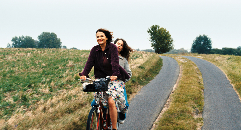 Mirrors-no-3-movie-review-barbara-auer-paula-beer-cannes-film-festival-directors-fortnight