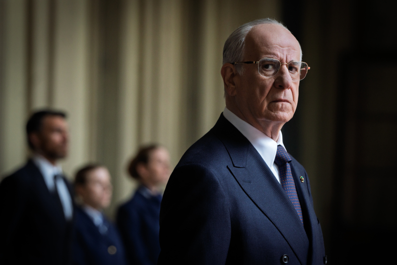 La-grazia-movie-review-toni-servillo