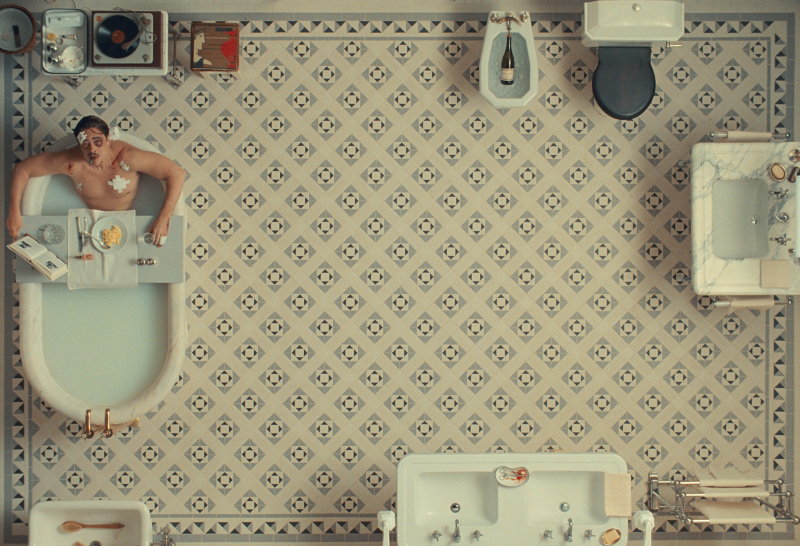 The-phoenician-scheme-movie-review-benicio-del-toro-cannes-film-festival